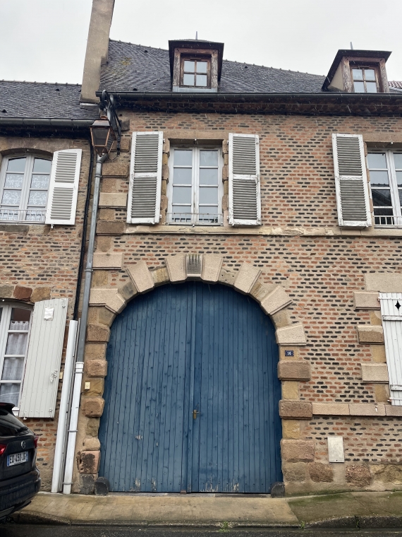 Moulins centre-ville. Ensemble immobilier.